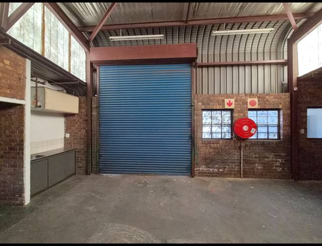 147M² WAREHOUSE TO LET IN WADEVILLE